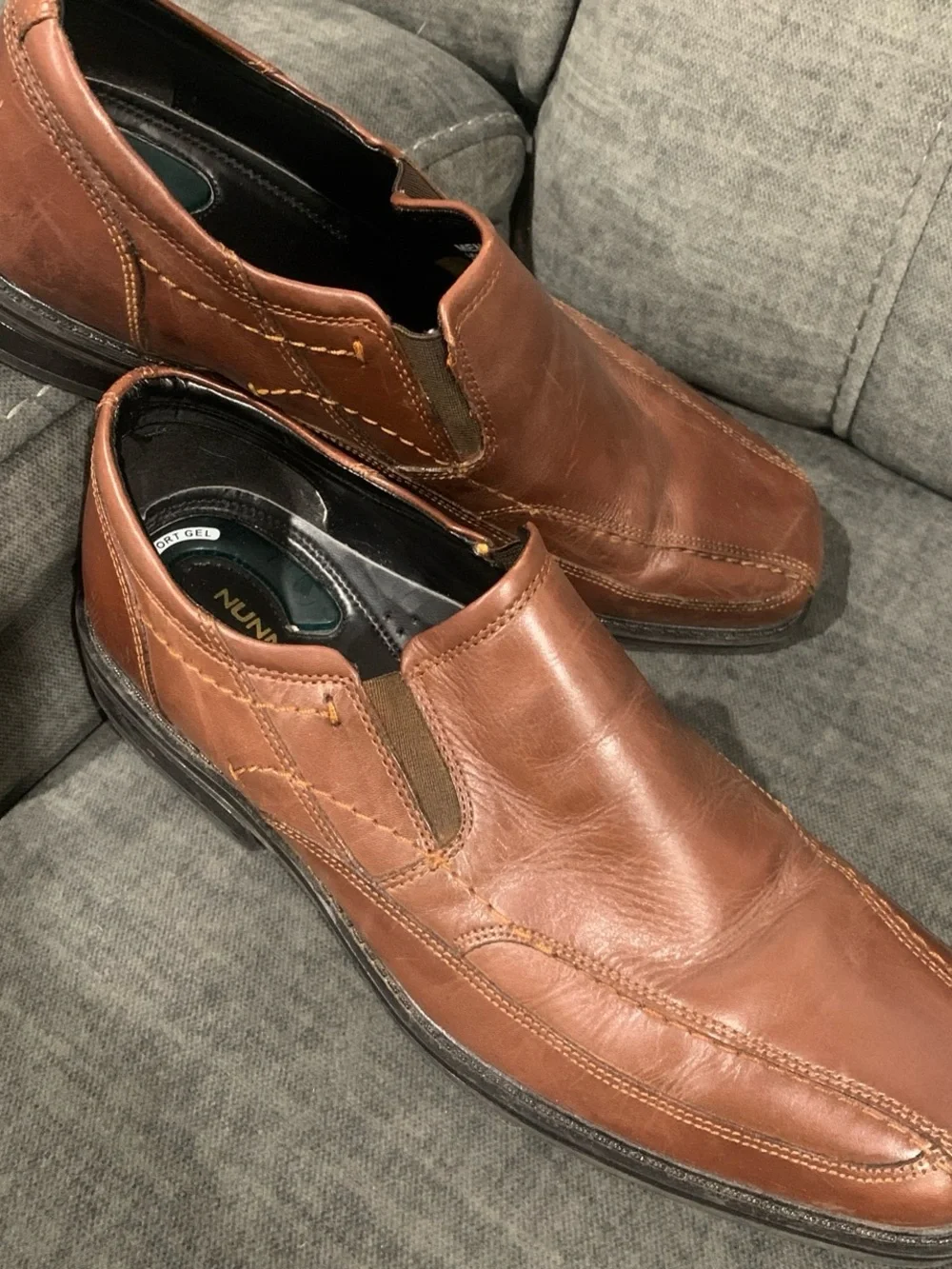 Nunn Bush Men’s Slip-On Loafers in Chestnut Brown
